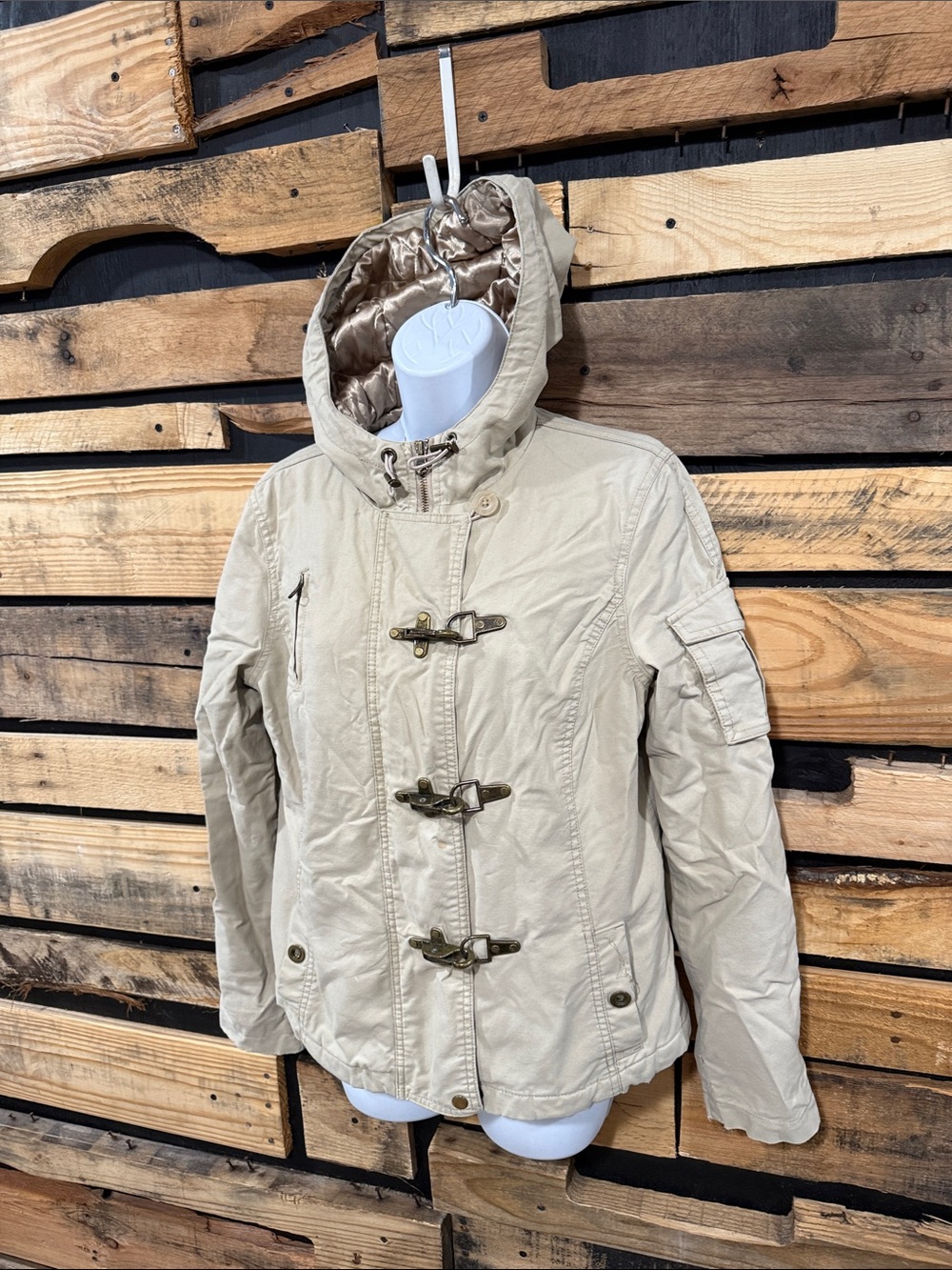 Old Navy Jacket Womens Medium Beige
Hooded Anorak Toggle Buckle Quilted Lined - Picture 2 of 8